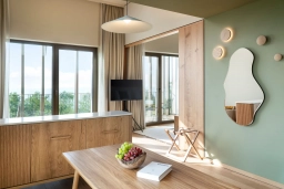 Suite mit Naturmaterialien, Lichtdurchflutung und Weitblick beim stilvoll übernachten im Rheingau